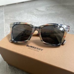 Vintage Burberry Sunglasses - Elsa